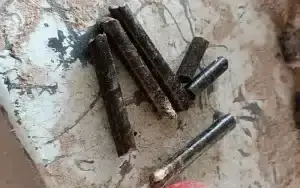 wood-pellelts-blacken