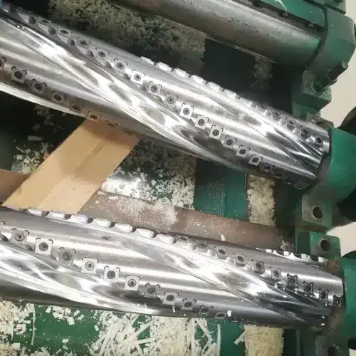 arbore-spiral-pentru-fabricarea-de-așchii-de-lemn-de dimensiuni mici